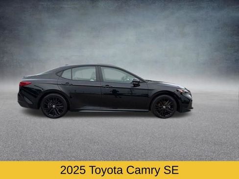 Used 2025 Toyota Camry SE FWD image 3