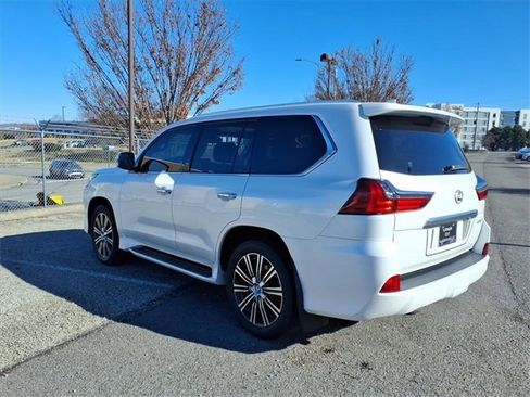 Used 2019 Lexus LX 570 4WD image 5