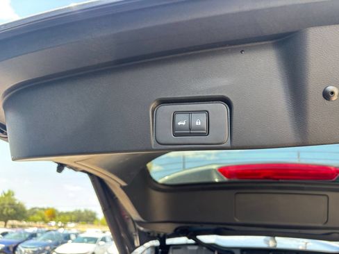 Used 2026 Nissan Rogue SV FWD image 22