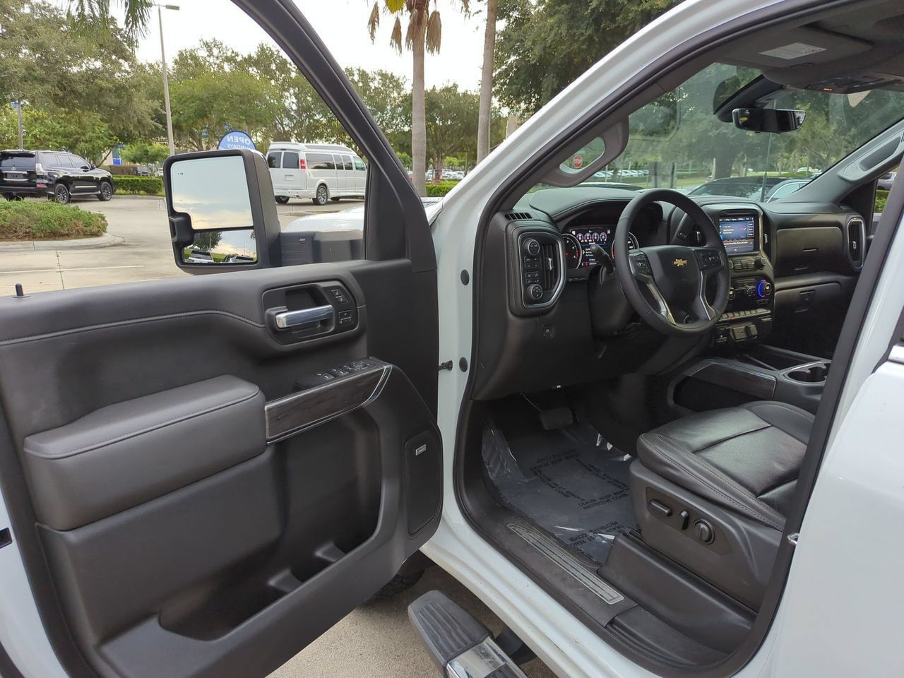 Used 2021 Chevrolet Silverado 2500 LTZ w/ LTZ Premium Package AWD/4WD image 8