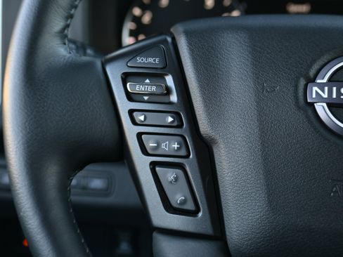 Used 2024 Nissan Frontier SL w/ Technology Package image 18