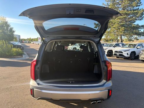 Used 2025 Kia Telluride S AWD/4WD image 15