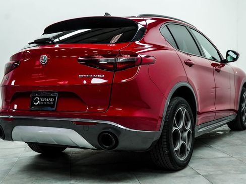 Used 2022 Alfa Romeo Stelvio Ti image 11