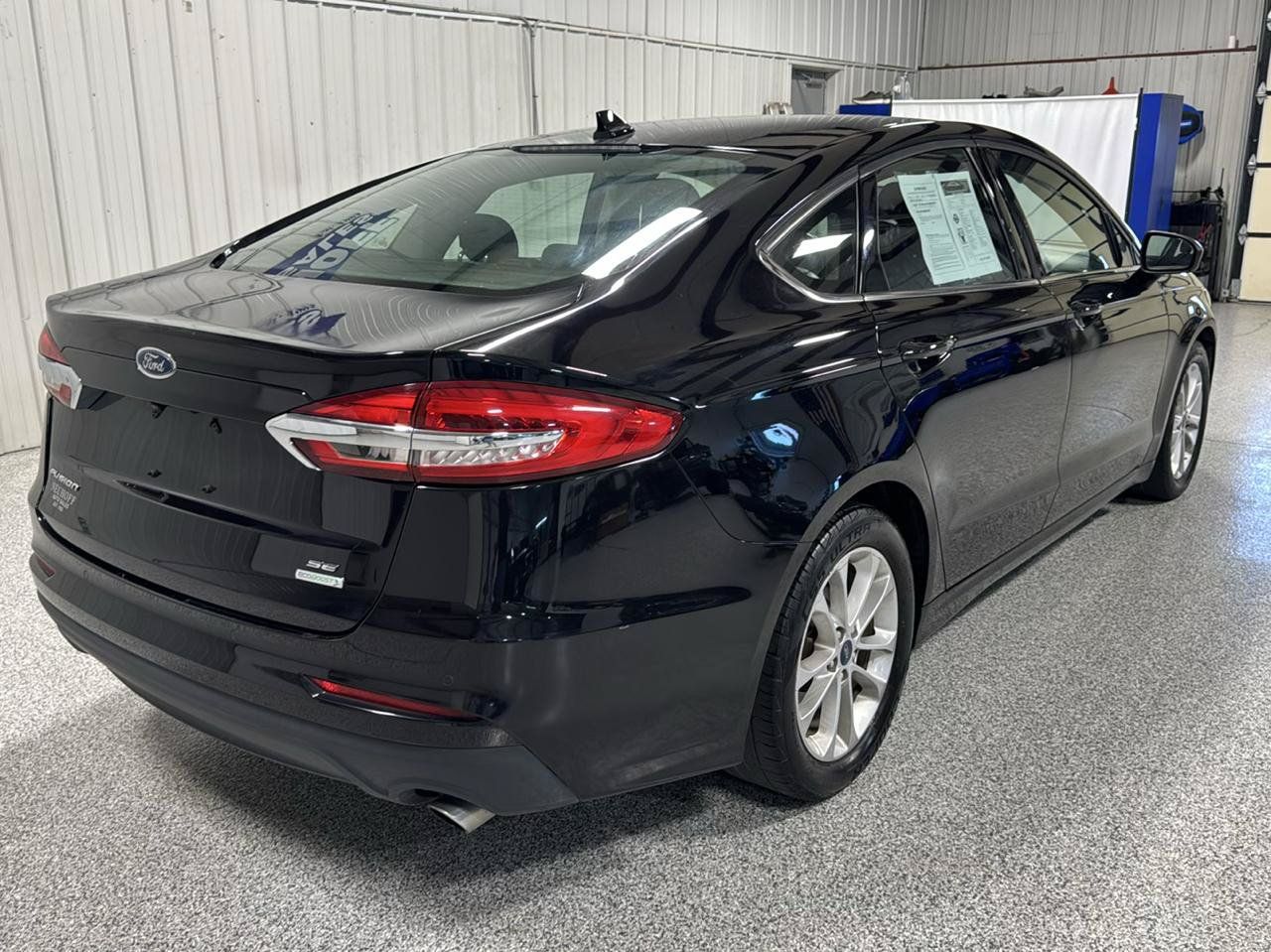 Used 2019 Ford Fusion SE FWD image 3