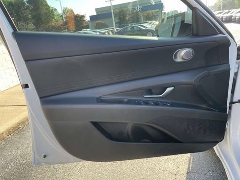 Certified 2026 Hyundai Elantra SE w/ Cargo Package FWD image 14