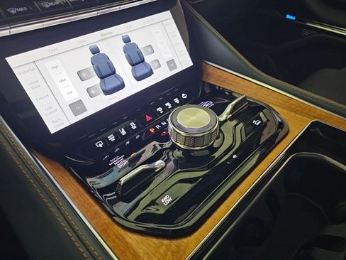 Used 2022 Jeep Grand Wagoneer Series III image 31