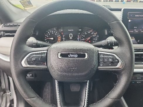 Used 2025 Jeep Compass Limited AWD/4WD image 36