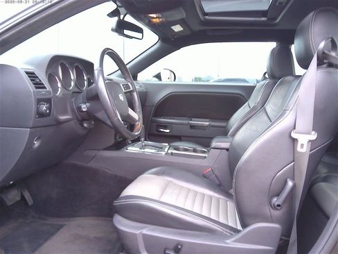 Used 2009 Dodge Challenger R/T RWD image 5