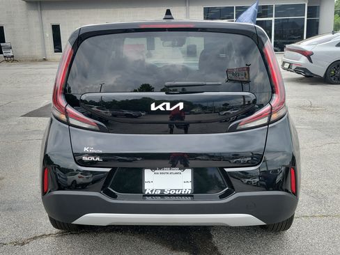 Certified 2025 Kia Soul LX FWD image 5