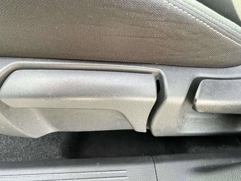 Used 2023 Nissan Rogue S image 13