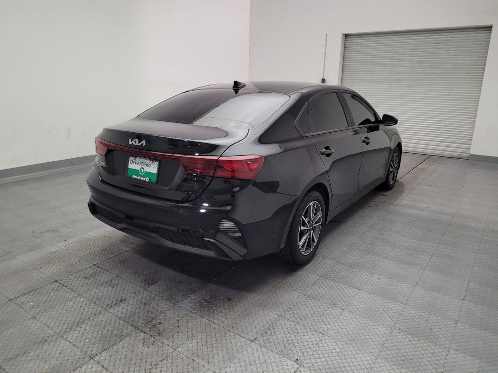 Used 2023 Kia Forte LXS FWD image 9