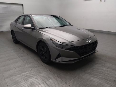 Used 2023 Hyundai Elantra SEL w/ Preferred Accessory Package image 13