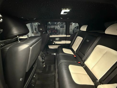 Used 2022 Rolls-Royce Cullinan Black Badge w/ Dark Exterior Package image 49