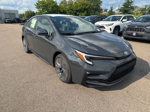 New 2026 Toyota Corolla SE w/ SE Premium Package AWD/4WD image 9