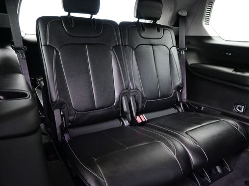 Used 2023 Jeep Grand Cherokee L Limited image 16