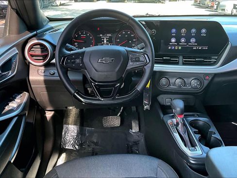 Used 2024 Chevrolet Trax RS w/ Driver Confidence Package image 5