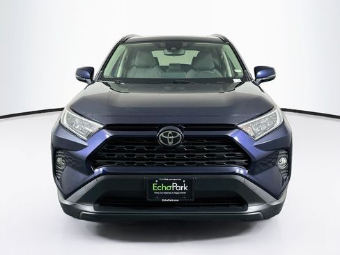 Used 2019 Toyota RAV4 XLE w/ Convenience Package AWD/4WD image 2