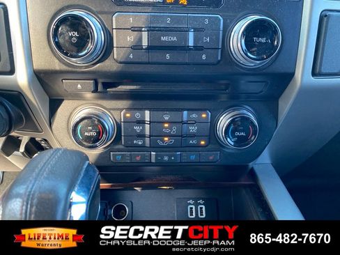 Used 2016 Ford F150 King Ranch w/ Equipment Group 601A Luxury AWD/4WD image 16