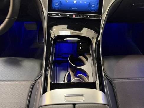 Used 2025 Mercedes-Benz GLC 300 image 14