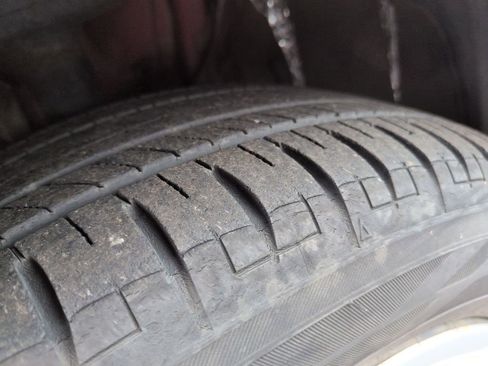 Used 2008 Toyota Yaris Base image 28