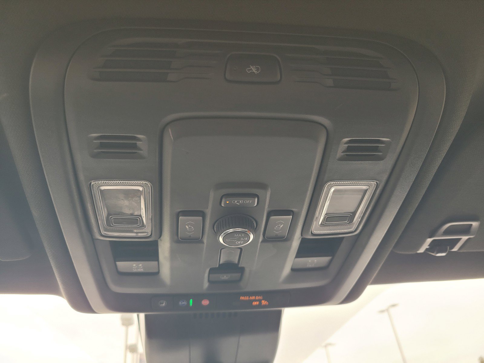 Used 2025 GMC Yukon AT4 Ultimate w/ LPO, Floor Liner Package AWD/4WD image 20