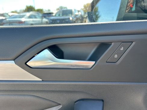 Used 2025 Volkswagen Jetta Sport image 17