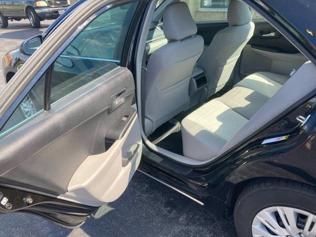 Used 2013 Toyota Camry LE FWD image 18