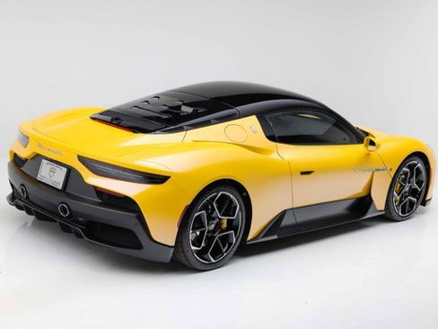 Used 2023 Maserati MC20 Coupe image 3