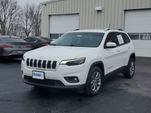 Used 2019 Jeep Cherokee Latitude Plus image 3
