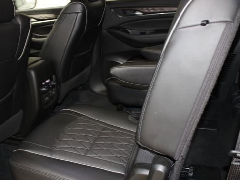 Used 2022 Buick Enclave Avenir w/ Avenir Technology Package image 17