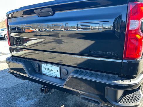 Used 2022 Chevrolet Silverado 1500 Custom Trail Boss w/ Midnight Edition image 45