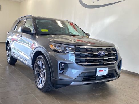 New 2026 Ford Explorer Active w/ Active Comfort Package AWD/4WD image 2