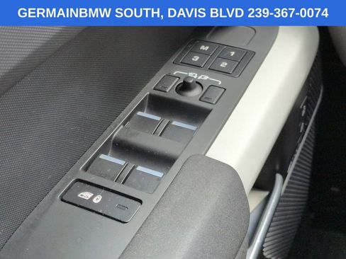 Used 2023 Land Rover Defender 110 SE AWD/4WD image 25