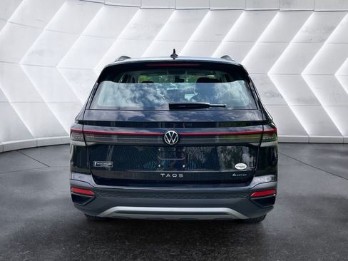 Used 2025 Volkswagen Taos S AWD/4WD image 5
