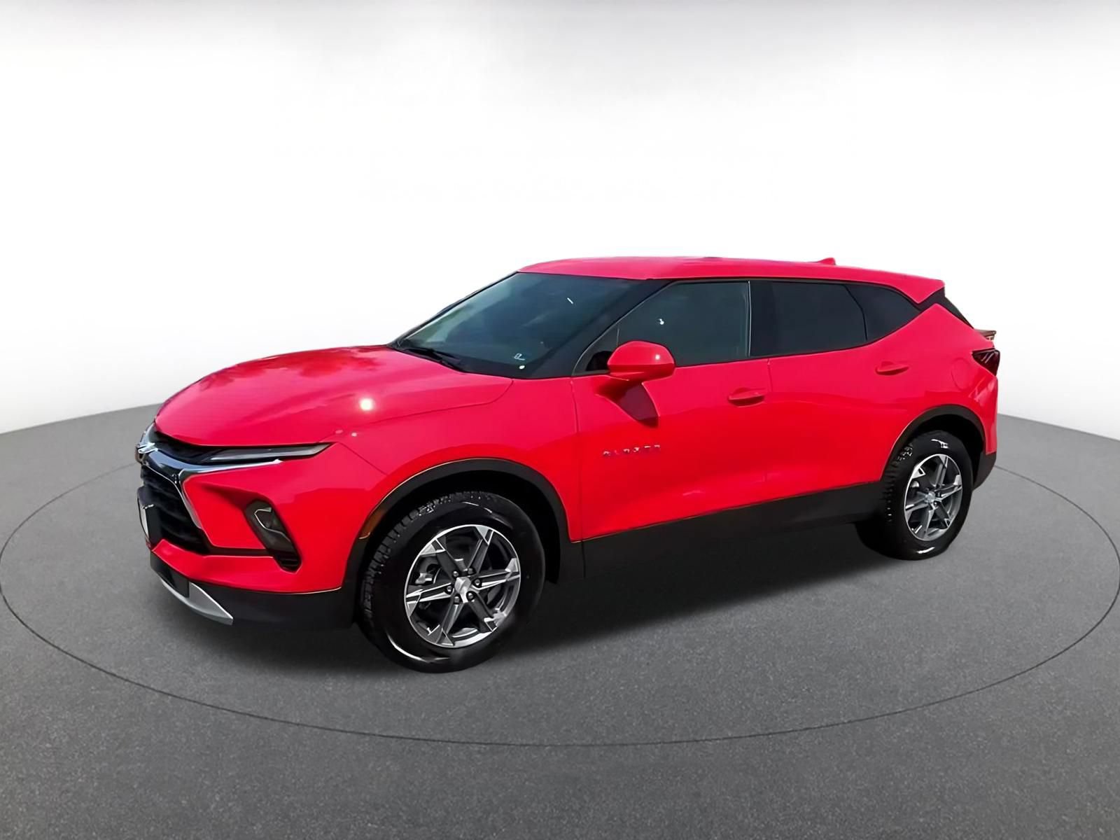 Used 2025 Chevrolet Blazer LT FWD image 6