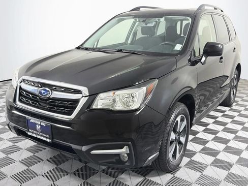Used 2017 Subaru Forester 2.5i Premium AWD/4WD image 5