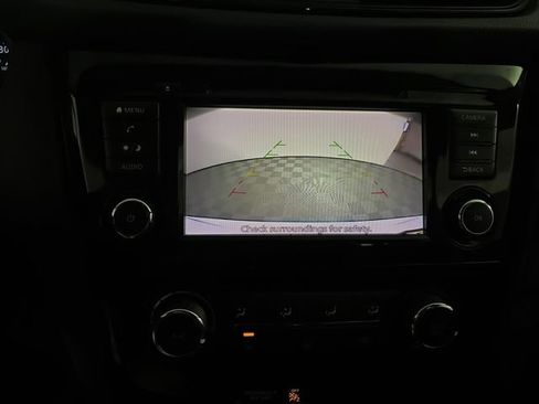 Used 2018 Nissan Rogue S image 14