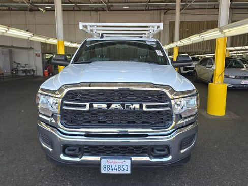Used 2022 RAM 2500 Tradesman w/ Chrome Appearance Group image 3