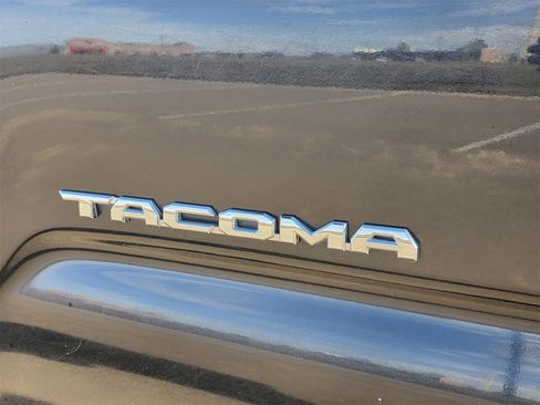 Used 2021 Toyota Tacoma TRD Off-Road image 29