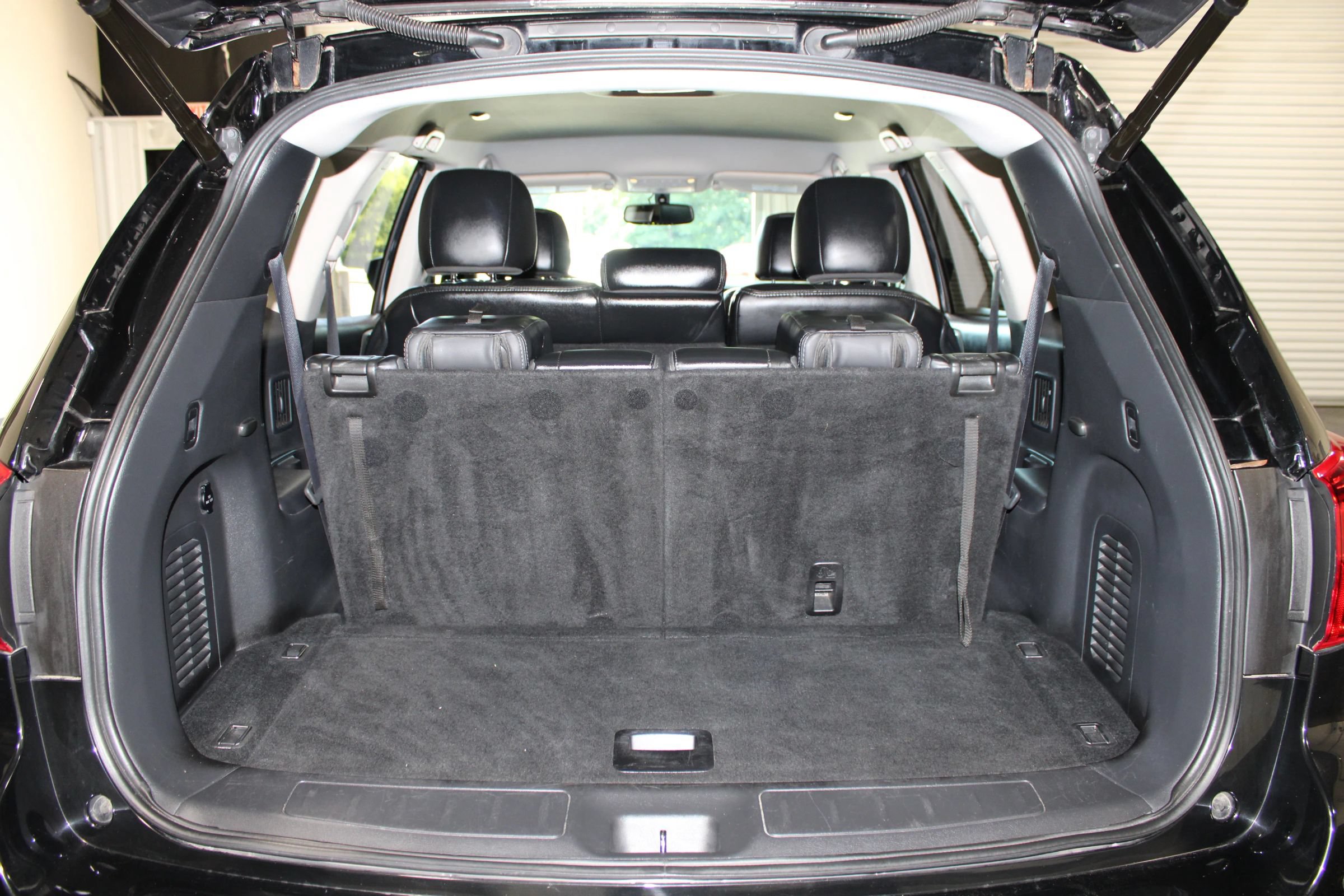 Used 2018 Nissan Pathfinder SL w/ Cargo Package FWD image 34