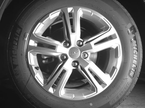 Used 2024 GMC Terrain SLE FWD image 14