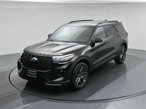 Used 2025 Ford Explorer ST-Line w/ ST-Line Street Pack image 38
