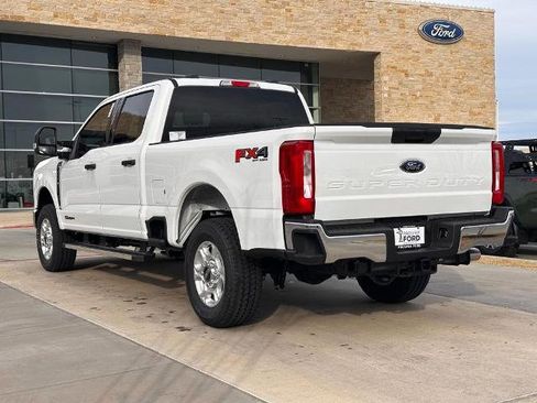 New 2026 Ford F250 XLT w/ FX4 Off-Road Package image 24
