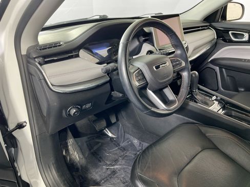 Used 2022 Jeep Compass Limited w/ Sun and Sound Group AWD/4WD image 9
