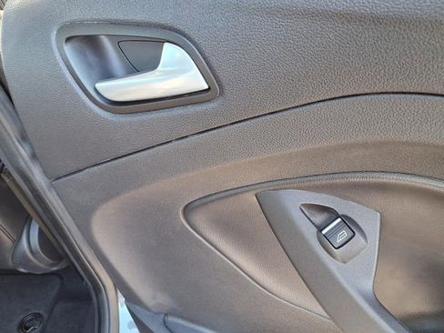 Used 2016 Ford C-MAX Energi SEL image 23