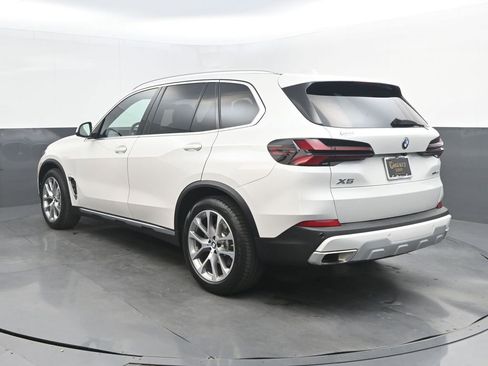 Certified 2024 BMW X5 xDrive40i w/ Premium Package AWD/4WD image 3
