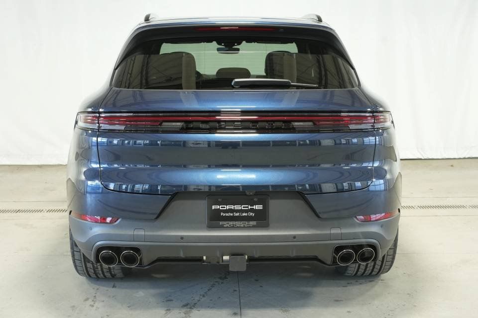 Certified 2026 Porsche Cayenne AWD/4WD image 12