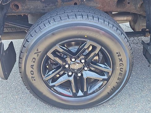 Used 2019 Chevrolet Silverado 1500 LT Trail Boss AWD/4WD image 9