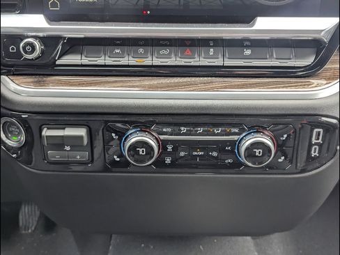 New 2026 GMC Sierra 1500 Elevation image 25