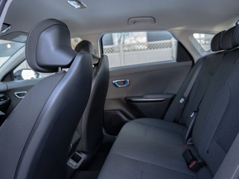 New 2025 Kia K4 LXS image 33